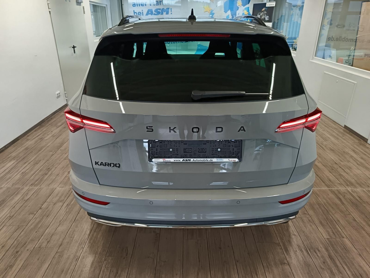 Skoda Karoq Sportline 1,5 TSI DSG*AHK*PSD*STD.HZG*NAVI - SUV: afbeelding 5 Skoda Karoq Sportline 1,5 TSI DSG*AHK*PSD*STD.HZG*NAVI - SUV: afbeelding 5