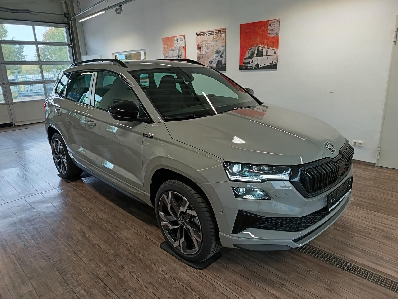 Skoda Karoq Sportline 2,0 TDI DSG 4x4*AHK*PSD*STD.HZG* - SUV: afbeelding 3 Skoda Karoq Sportline 2,0 TDI DSG 4x4*AHK*PSD*STD.HZG* - SUV: afbeelding 3