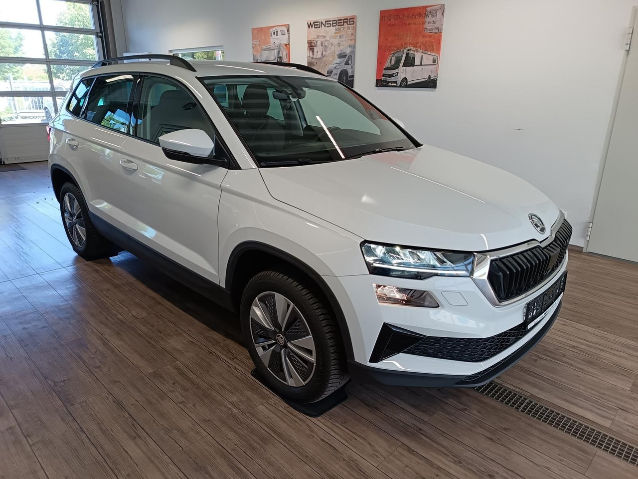Skoda Karoq Style 1,5TSI DSG*AHK-VORBER*NAVI*LED*R-KAM - SUV: afbeelding 3 Skoda Karoq Style 1,5TSI DSG*AHK-VORBER*NAVI*LED*R-KAM - SUV: afbeelding 3