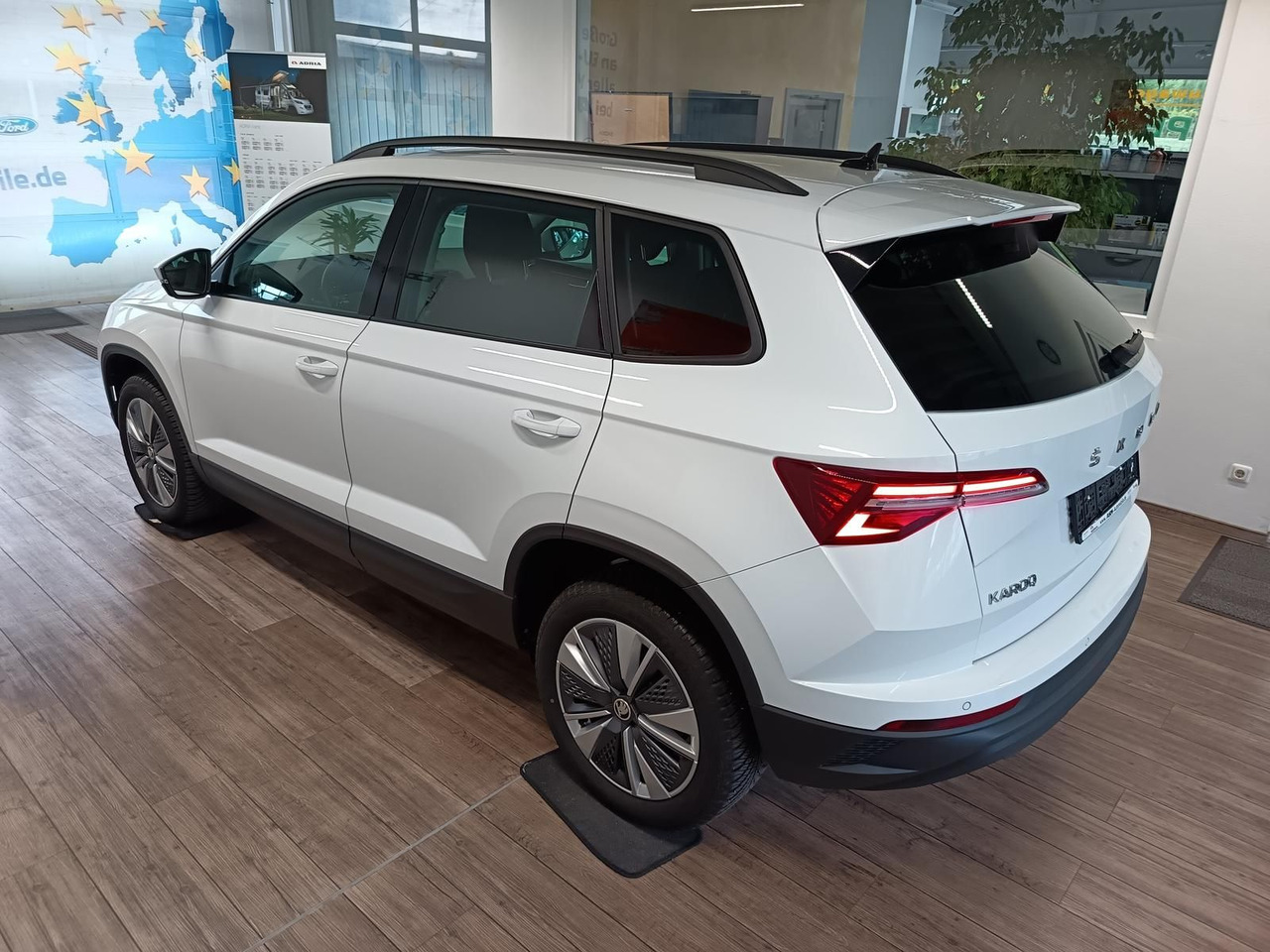 Skoda Karoq Style 1,5TSI DSG*AHK-VORBER*NAVI*LED*R-KAM - SUV: afbeelding 4 Skoda Karoq Style 1,5TSI DSG*AHK-VORBER*NAVI*LED*R-KAM - SUV: afbeelding 4
