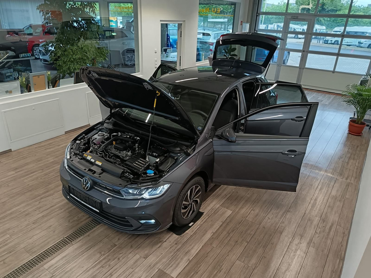 Volkswagen Polo Life 1.0 TSI 70 kW*LED*R-KAM*TEMP*PDC*SHZ* - Personenwagen: afbeelding 2 Volkswagen Polo Life 1.0 TSI 70 kW*LED*R-KAM*TEMP*PDC*SHZ* - Personenwagen: afbeelding 2