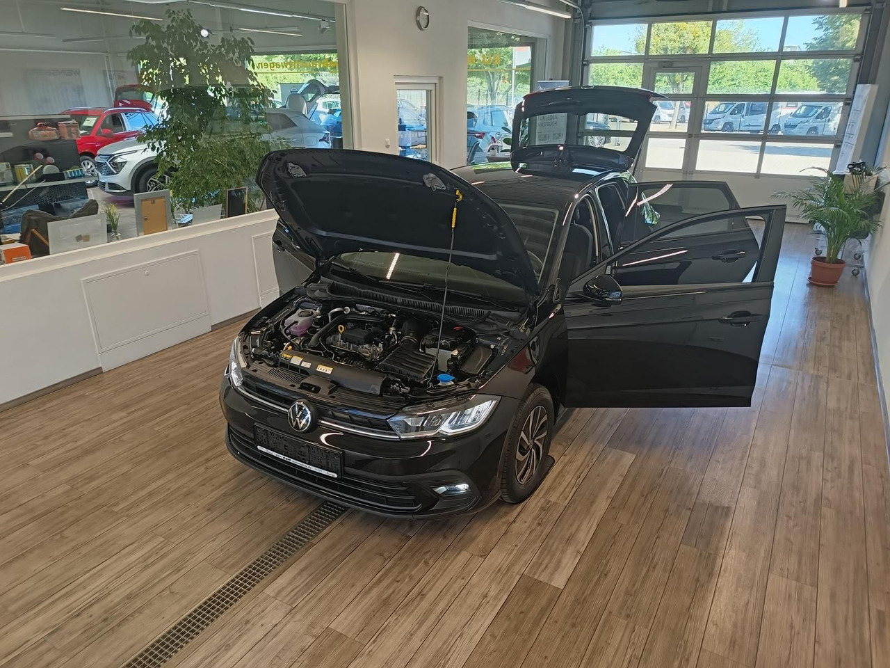 Volkswagen Polo Life 1.0 TSI 70kW DSG*LED*ACC*R-KAM*DAB*PDC - Personenwagen: afbeelding 2 Volkswagen Polo Life 1.0 TSI 70kW DSG*LED*ACC*R-KAM*DAB*PDC - Personenwagen: afbeelding 2