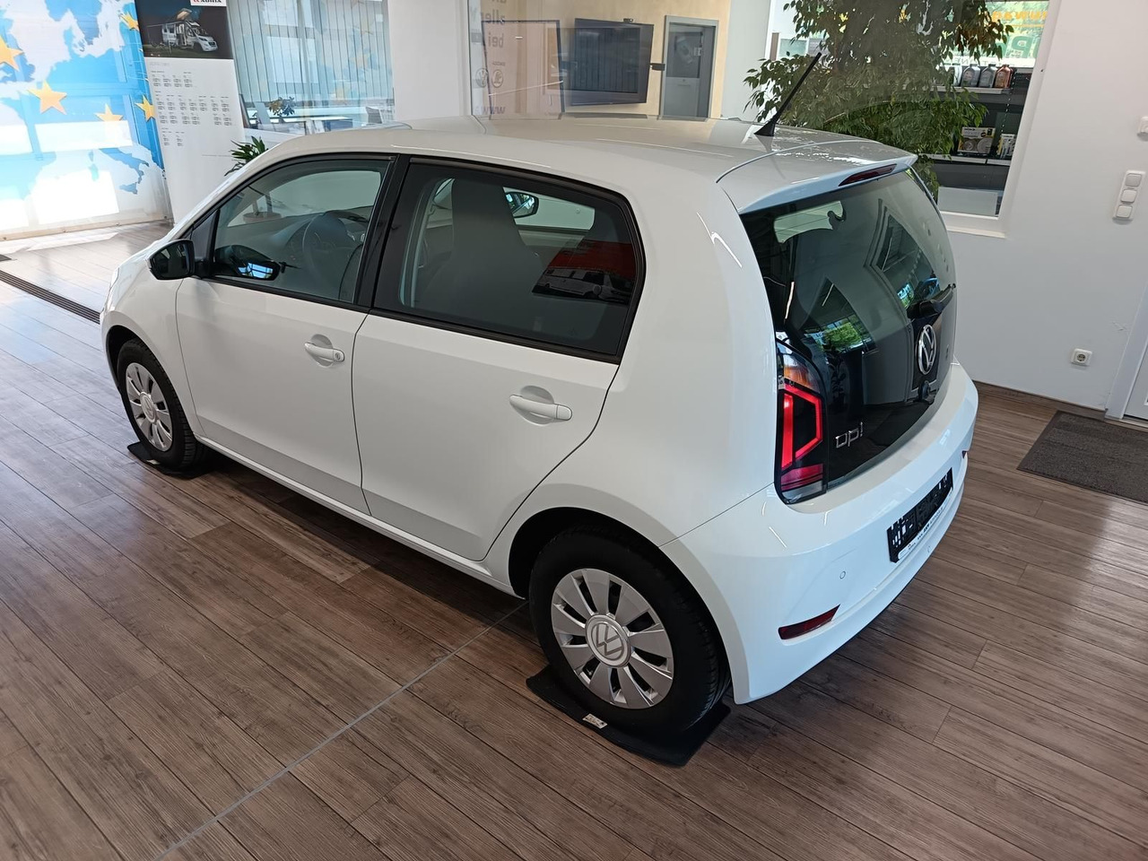 Volkswagen up! move up! 1.0*R-KAM*PDC*SHZ*MAPS+MORE*DAB*NSW - Personenwagen: afbeelding 4 Volkswagen up! move up! 1.0*R-KAM*PDC*SHZ*MAPS+MORE*DAB*NSW - Personenwagen: afbeelding 4