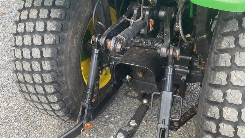 John Deere 3033 R - Gemeentelijke tractor: afbeelding 5 John Deere 3033 R - Gemeentelijke tractor: afbeelding 5