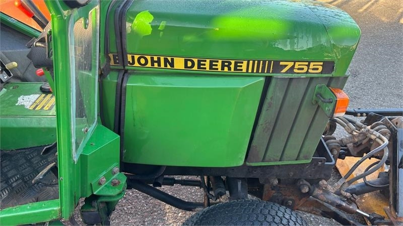 John Deere 755 Kompakt traktor  - Gemeentelijke tractor: afbeelding 2 John Deere 755 Kompakt traktor  - Gemeentelijke tractor: afbeelding 2