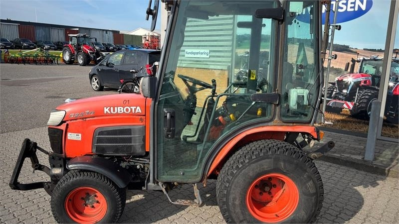 Kubota B2530 HST B2530 - Gemeentelijke tractor: afbeelding 3 Kubota B2530 HST B2530 - Gemeentelijke tractor: afbeelding 3