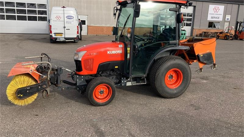 Kubota ST341 inkl. 150 cm kost og udlægger  - Gemeentelijke tractor: afbeelding 2 Kubota ST341 inkl. 150 cm kost og udlægger  - Gemeentelijke tractor: afbeelding 2