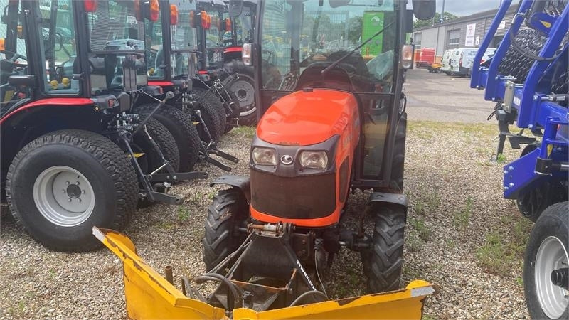 Kubota STW37 Kun 1144 timer STW37 - Gemeentelijke tractor: afbeelding 3 Kubota STW37 Kun 1144 timer STW37 - Gemeentelijke tractor: afbeelding 3