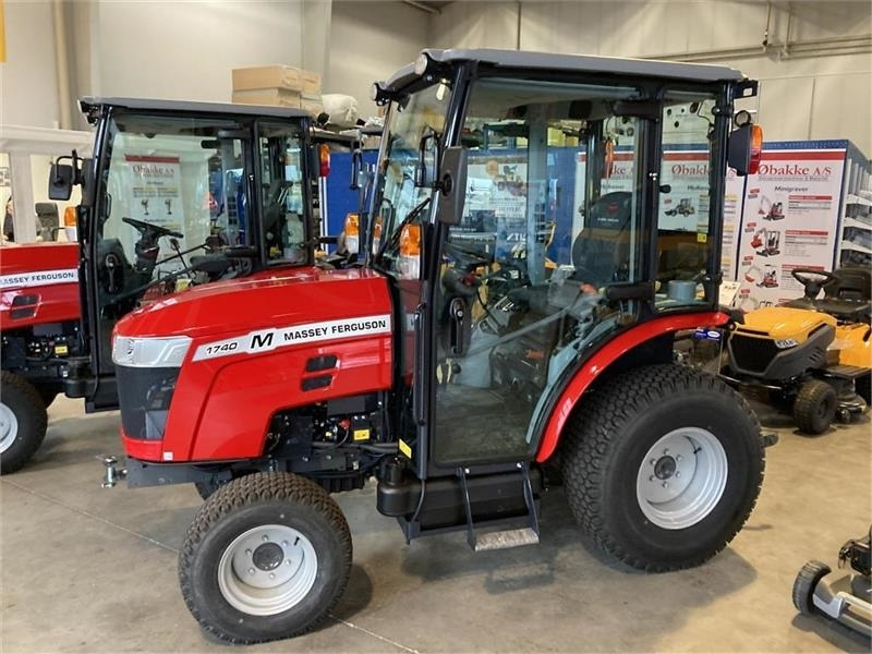 Massey Ferguson 1740 HC - Gemeentelijke tractor: afbeelding 1 Massey Ferguson 1740 HC - Gemeentelijke tractor: afbeelding 1