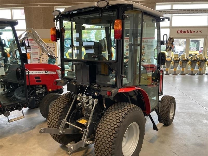 Massey Ferguson 1740 HC - Gemeentelijke tractor: afbeelding 3 Massey Ferguson 1740 HC - Gemeentelijke tractor: afbeelding 3