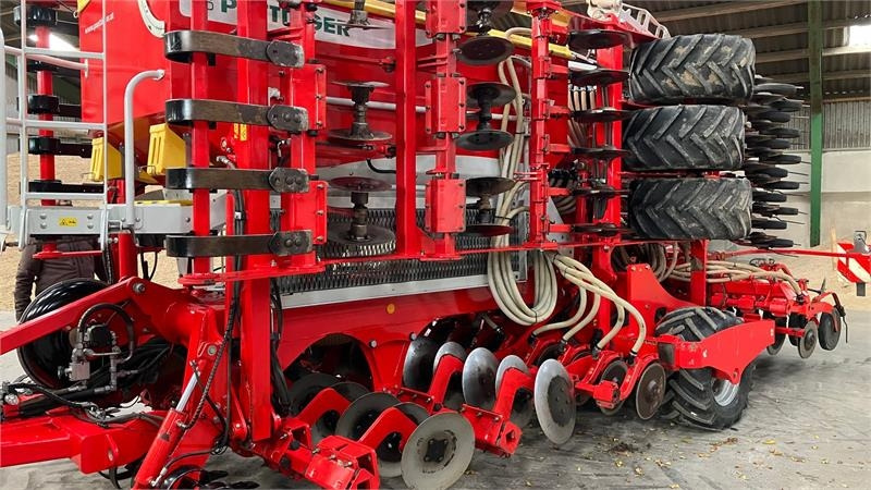 Pöttinger Terrasem C6 Fertilizer - Zaaimachine: afbeelding 2 Pöttinger Terrasem C6 Fertilizer - Zaaimachine: afbeelding 2