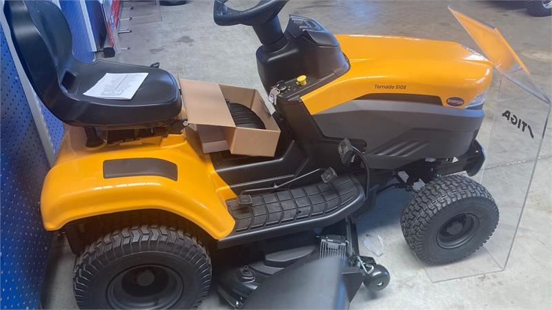 Stiga Tornado 5108 - Gemeentelijke tractor: afbeelding 3 Stiga Tornado 5108 - Gemeentelijke tractor: afbeelding 3