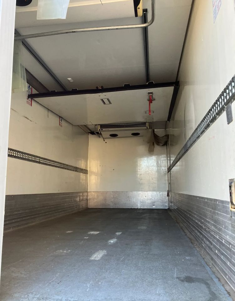 Renault Renault Midlum 220chłodnia izoterma - Koelwagen vrachtwagen: afbeelding 5 Renault Renault Midlum 220chłodnia izoterma - Koelwagen vrachtwagen: afbeelding 5