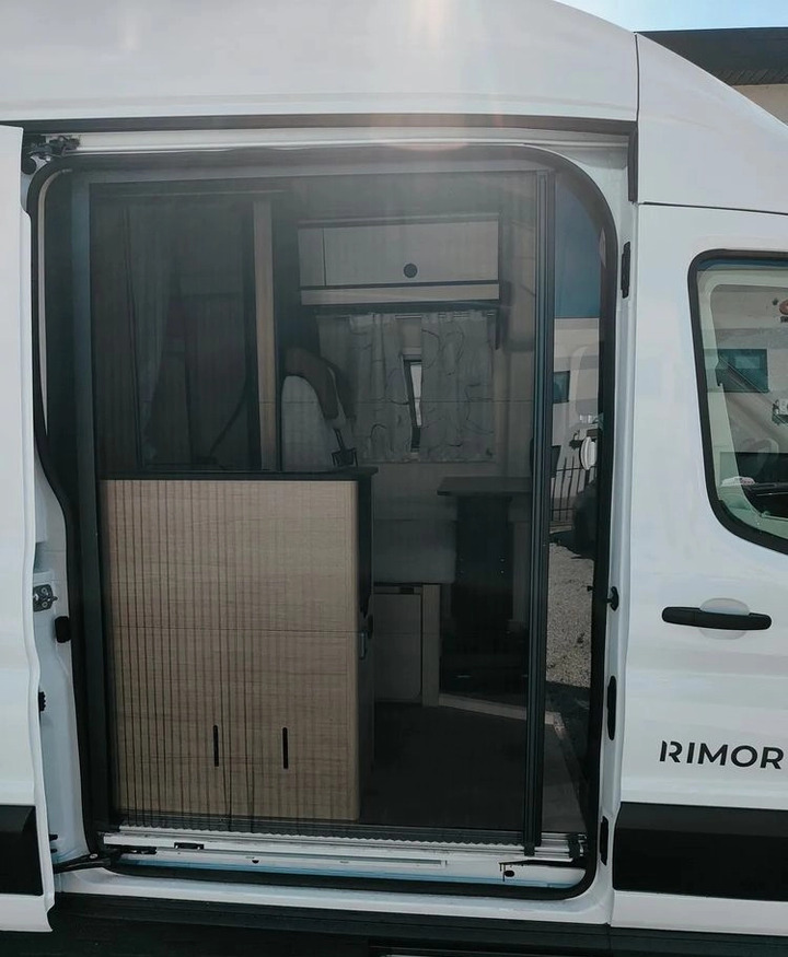 FORD Rimor NEW Ford Van 238 Truma Diesel Roller Shutters Remis AUTOMAT - Camper: afbeelding 5 FORD Rimor NEW Ford Van 238 Truma Diesel Roller Shutters Remis AUTOMAT - Camper: afbeelding 5