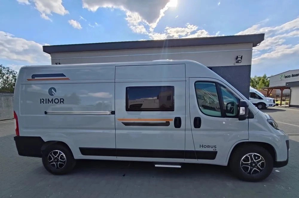 Fiat Ducato Rimor Horus 45 NEW AUTOMAT Grau Truma Diesel Lampen FULL LED 4-Sitzer - Buscamper: afbeelding 5 Fiat Ducato Rimor Horus 45 NEW AUTOMAT Grau Truma Diesel Lampen FULL LED 4-Sitzer - Buscamper: afbeelding 5