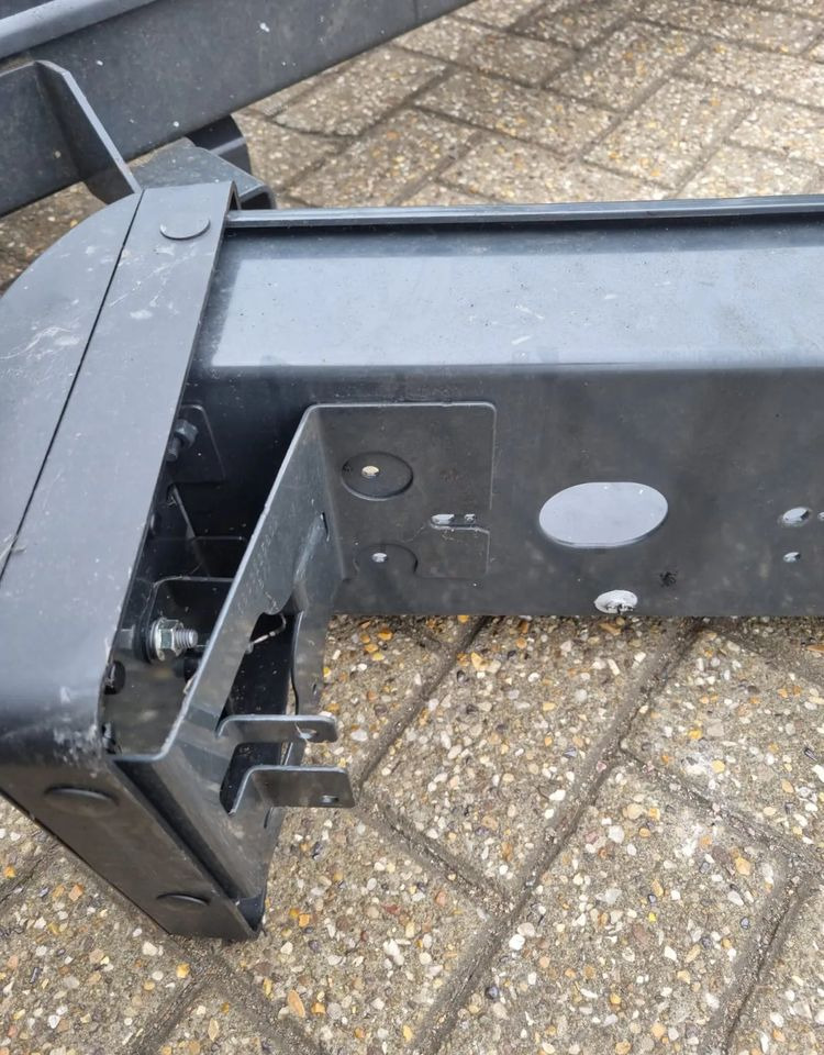 IVECO DAILY BELKA ZDERZAK TYŁ PARKTRONIC NOWY - Carrosserie en exterieur: afbeelding 5 IVECO DAILY BELKA ZDERZAK TYŁ PARKTRONIC NOWY - Carrosserie en exterieur: afbeelding 5