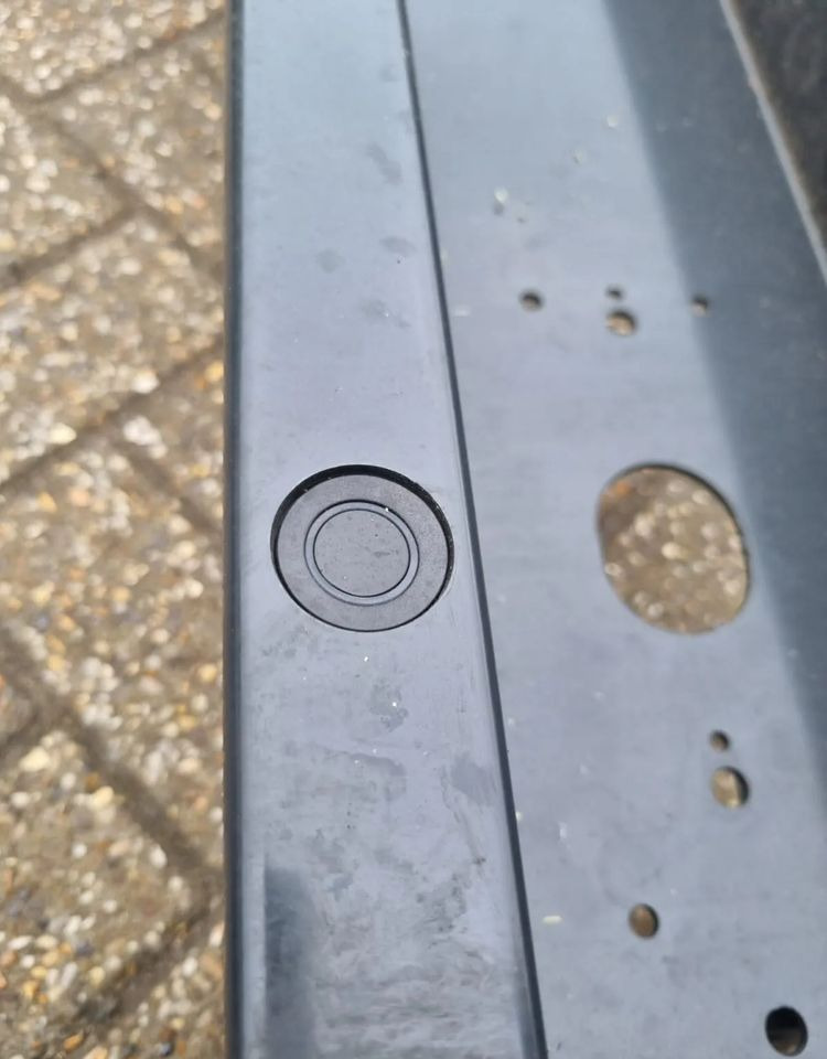 IVECO DAILY BELKA ZDERZAK TYŁ PARKTRONIC NOWY - Carrosserie en exterieur: afbeelding 4 IVECO DAILY BELKA ZDERZAK TYŁ PARKTRONIC NOWY - Carrosserie en exterieur: afbeelding 4