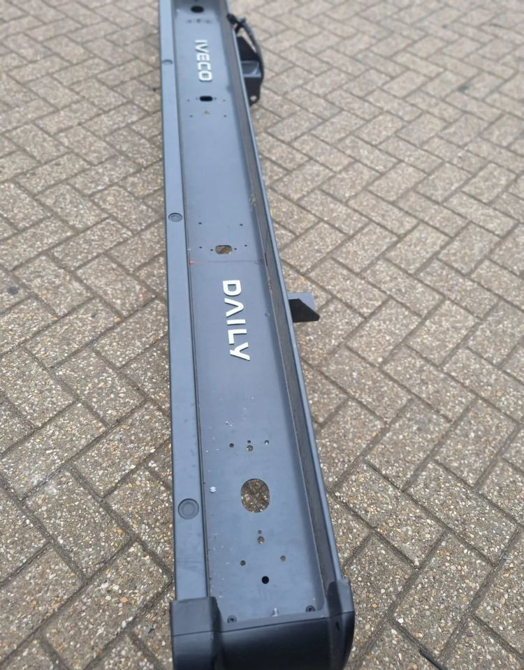 IVECO DAILY BELKA ZDERZAK TYŁ PARKTRONIC NOWY - Carrosserie en exterieur: afbeelding 3 IVECO DAILY BELKA ZDERZAK TYŁ PARKTRONIC NOWY - Carrosserie en exterieur: afbeelding 3