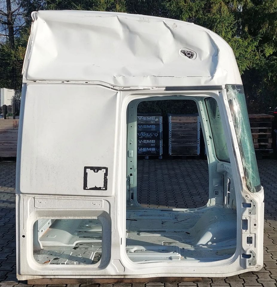 KABINA RENAULT GAMA T WYSOKA 2023R - Cabine voor Vrachtwagen: afbeelding 3 KABINA RENAULT GAMA T WYSOKA 2023R - Cabine voor Vrachtwagen: afbeelding 3