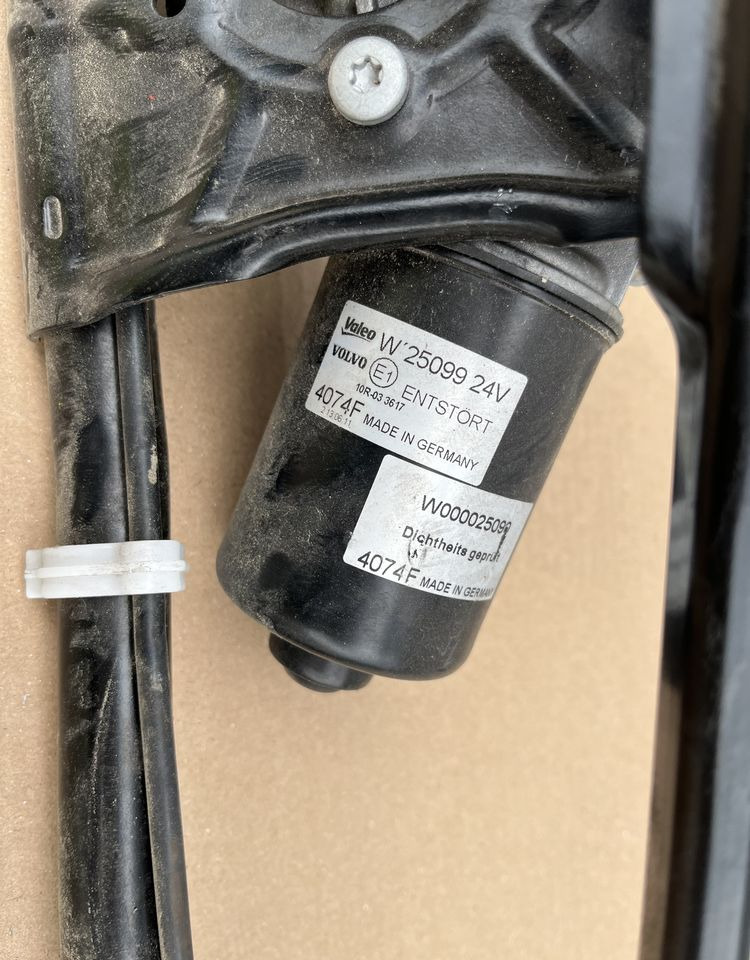 Mechanizm wycieraczek Volvo FH4 FH 5 kompletny cięgno prowadnica - Ruitenwisser voor Vrachtwagen: afbeelding 2 Mechanizm wycieraczek Volvo FH4 FH 5 kompletny cięgno prowadnica - Ruitenwisser voor Vrachtwagen: afbeelding 2