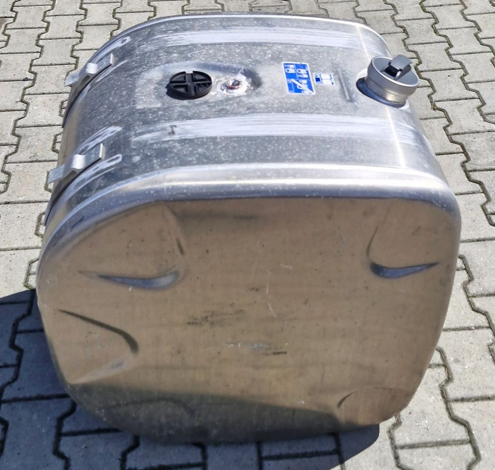 SCANIA R S ZBIORNIK PALIWA 200L NOWY - Brandstofsysteem: afbeelding 4 SCANIA R S ZBIORNIK PALIWA 200L NOWY - Brandstofsysteem: afbeelding 4