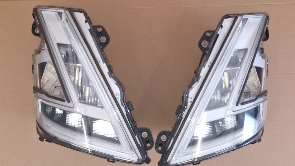 VOLVO FH5 LAMPA PRZEDNIA FULL LED 23752680 23752678 24056515 - Koplamp voor Vrachtwagen: afbeelding 1 VOLVO FH5 LAMPA PRZEDNIA FULL LED 23752680 23752678 24056515 - Koplamp voor Vrachtwagen: afbeelding 1