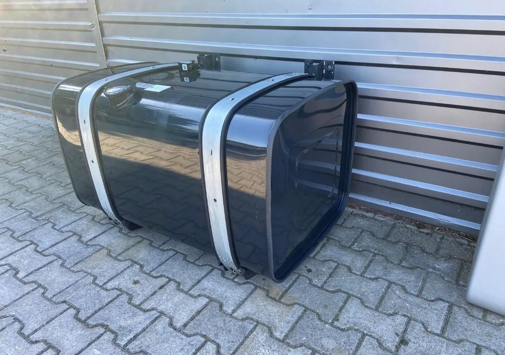 ZBIORNIK PALIWA 400L MAN TGX TGS TG3 NOWY - Brandstoftank voor Vrachtwagen: afbeelding 3 ZBIORNIK PALIWA 400L MAN TGX TGS TG3 NOWY - Brandstoftank voor Vrachtwagen: afbeelding 3