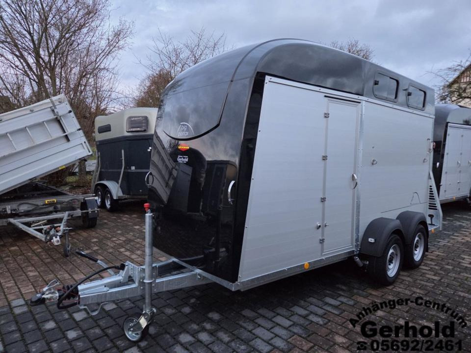 Böckmann Pferdeanhänger Big Portax WCF Vorb. Videokamera - Paardentrailer: afbeelding 2 Böckmann Pferdeanhänger Big Portax WCF Vorb. Videokamera - Paardentrailer: afbeelding 2