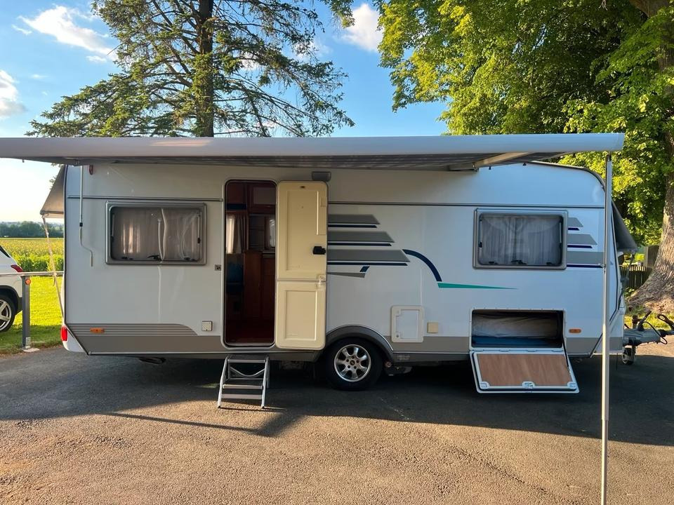 Wohnwagen Hymer Top Ausstattung Mover Vohrzelt 4x Schlafplätze WC - Caravan: afbeelding 1 Wohnwagen Hymer Top Ausstattung Mover Vohrzelt 4x Schlafplätze WC - Caravan: afbeelding 1