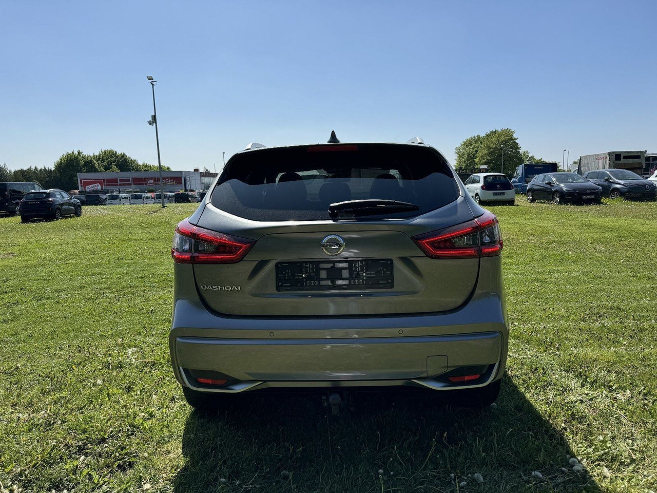 Nissan Qashqai 1.7 dCi N-Connecta 4x4 ALLRAD AUTOMATIK - SUV: afbeelding 4 Nissan Qashqai 1.7 dCi N-Connecta 4x4 ALLRAD AUTOMATIK - SUV: afbeelding 4