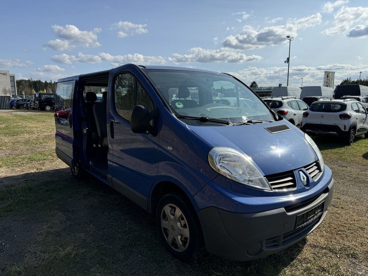 Renault Trafic Combi dCi90 L1H1 9-Sitzer - Personenvervoer: afbeelding 4 Renault Trafic Combi dCi90 L1H1 9-Sitzer - Personenvervoer: afbeelding 4