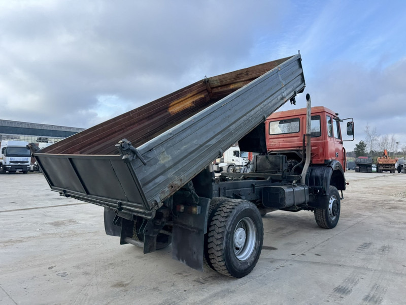 Iveco Magirus 180-23 (GRAND PONT / 4X4 / LAMES / POMPE MANUELLE) - Kipper vrachtwagen: afbeelding 5 Iveco Magirus 180-23 (GRAND PONT / 4X4 / LAMES / POMPE MANUELLE) - Kipper vrachtwagen: afbeelding 5
