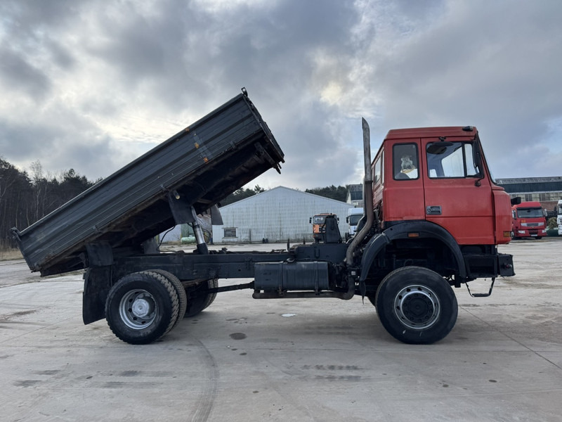Iveco Magirus 180-23 (GRAND PONT / 4X4 / LAMES / POMPE MANUELLE) - Kipper vrachtwagen: afbeelding 4 Iveco Magirus 180-23 (GRAND PONT / 4X4 / LAMES / POMPE MANUELLE) - Kipper vrachtwagen: afbeelding 4