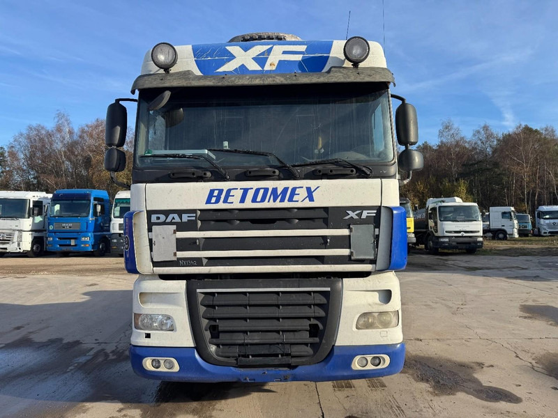DAF 105 XF 460 Space Cab (MANUAL GEARBOX / BOITE MANUELLE / 2011) - Trekker: afbeelding 2 DAF 105 XF 460 Space Cab (MANUAL GEARBOX / BOITE MANUELLE / 2011) - Trekker: afbeelding 2