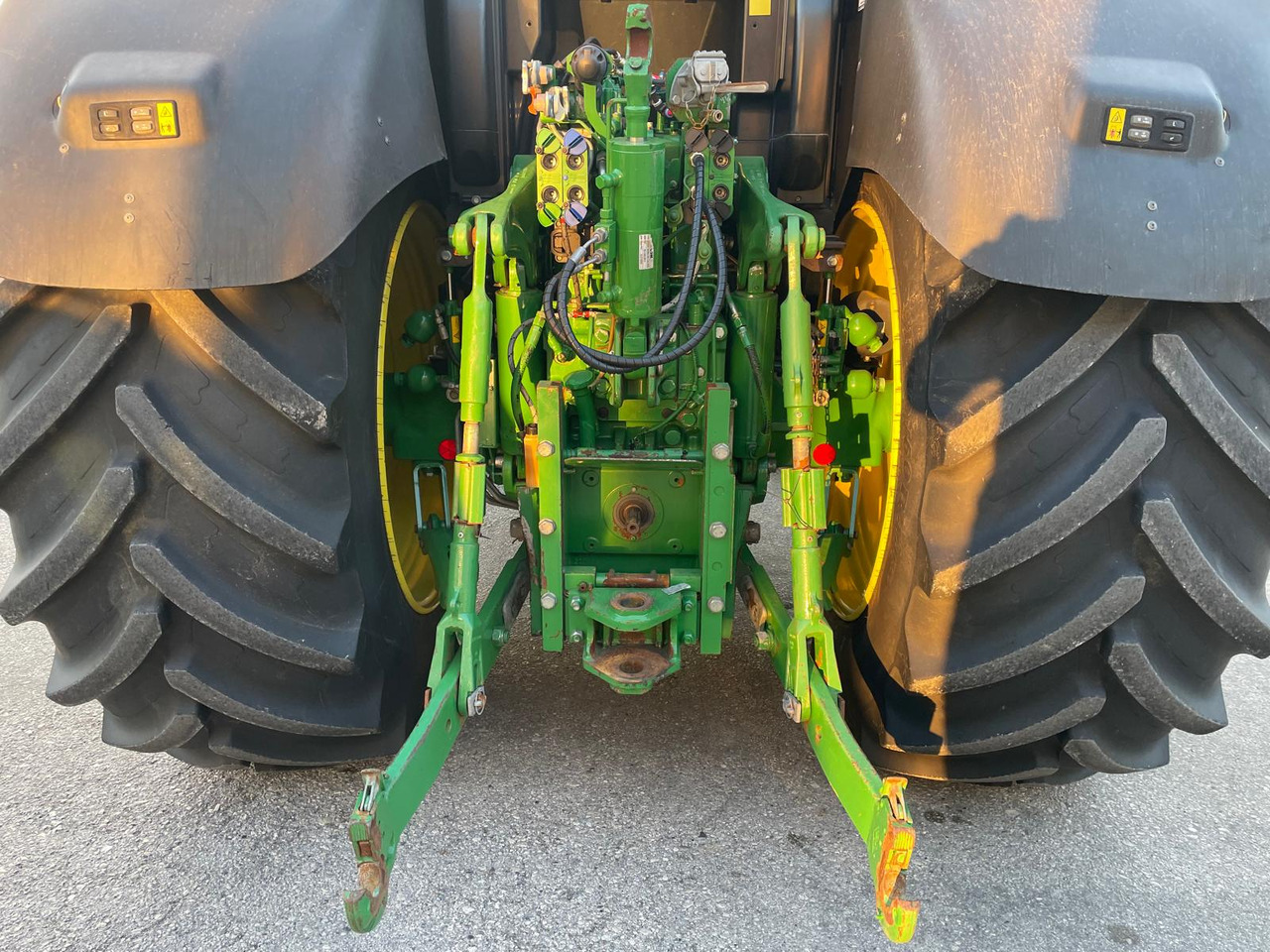 JOHN DEERE 6210 R - Tractor: afbeelding 4 JOHN DEERE 6210 R - Tractor: afbeelding 4