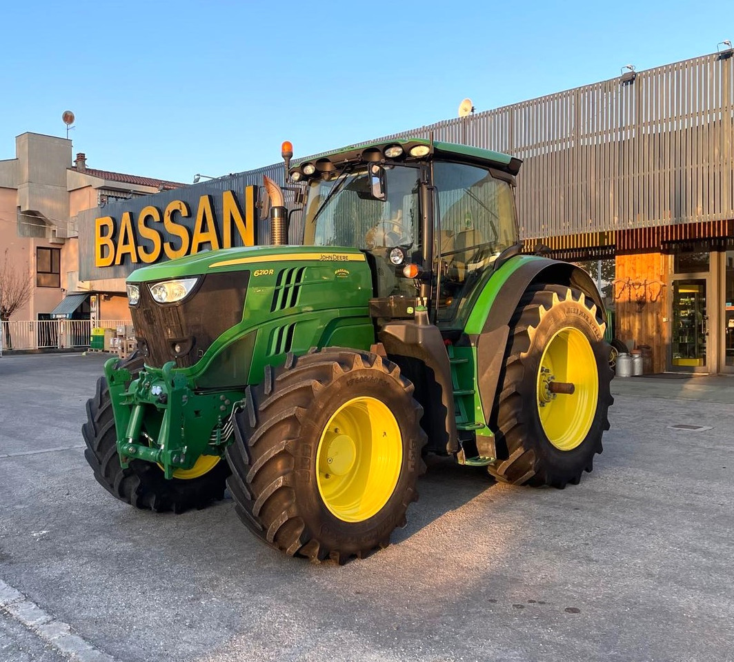 JOHN DEERE 6210 R - Tractor: afbeelding 1 JOHN DEERE 6210 R - Tractor: afbeelding 1