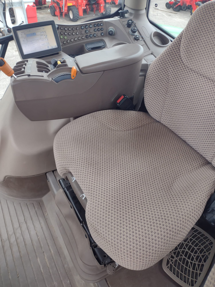 JOHN DEERE 6210 R - Tractor: afbeelding 4 JOHN DEERE 6210 R - Tractor: afbeelding 4