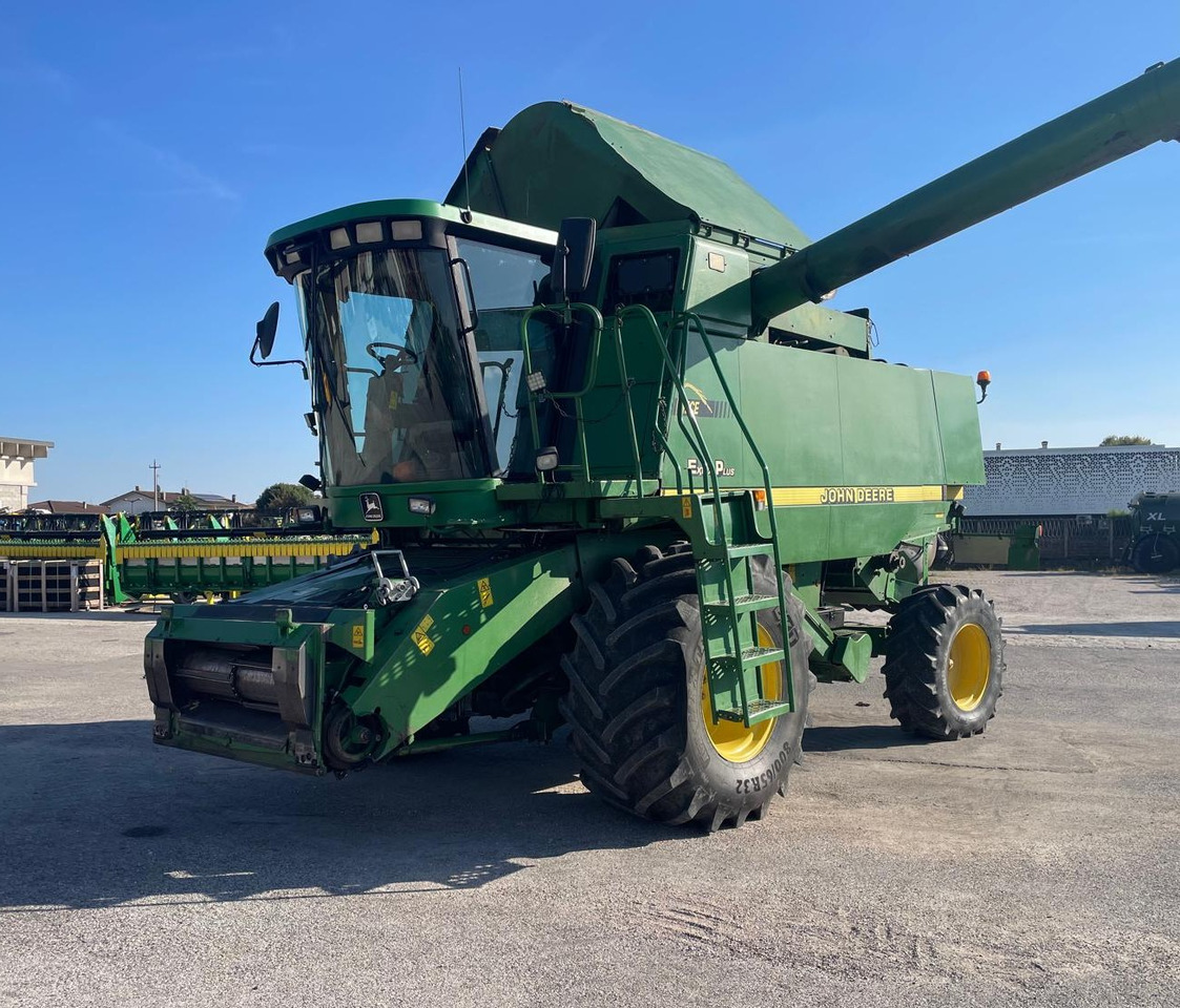 JOHN DEERE MIETITREBBIA CTS - Maaidorser: afbeelding 2 JOHN DEERE MIETITREBBIA CTS - Maaidorser: afbeelding 2