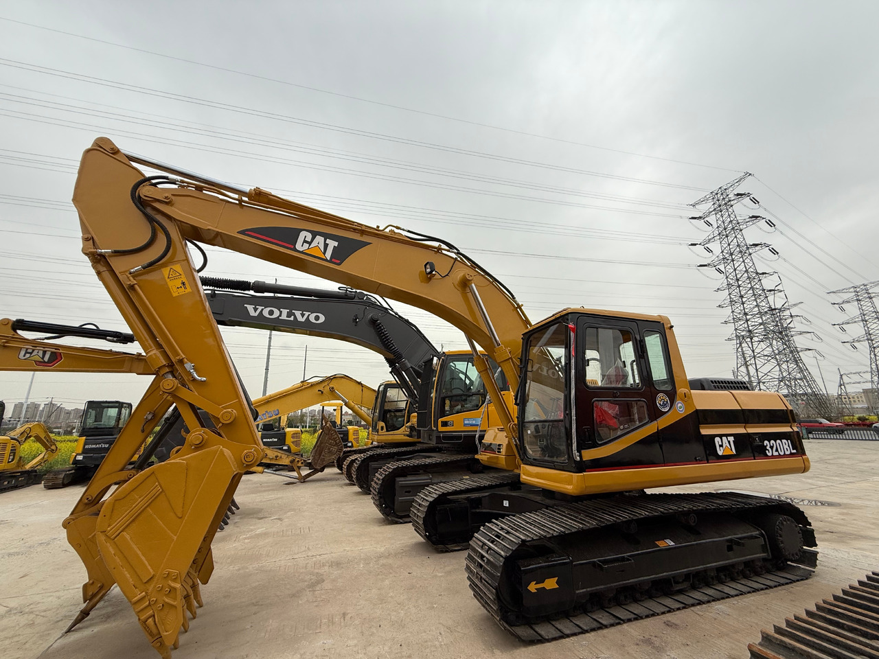 CATERPILLAR 320B - Rupsgraafmachine: afbeelding 3 CATERPILLAR 320B - Rupsgraafmachine: afbeelding 3