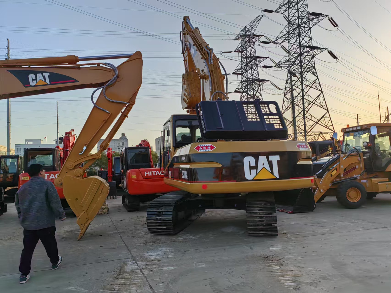 CATERPILLAR 320b - Rupsgraafmachine: afbeelding 4 CATERPILLAR 320b - Rupsgraafmachine: afbeelding 4