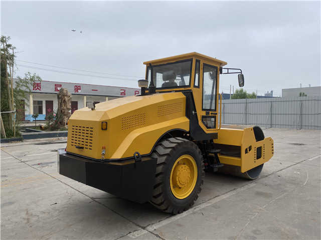 China Made Small Size Road Roller , Brand New Roller , New Compactor Machines - Schapenpootwals/ Grondverdichter: afbeelding 5 China Made Small Size Road Roller , Brand New Roller , New Compactor Machines - Schapenpootwals/ Grondverdichter: afbeelding 5