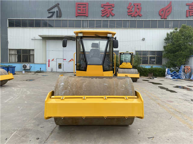 China Made Small Size Road Roller , Brand New Roller , New Compactor Machines - Schapenpootwals/ Grondverdichter: afbeelding 2 China Made Small Size Road Roller , Brand New Roller , New Compactor Machines - Schapenpootwals/ Grondverdichter: afbeelding 2