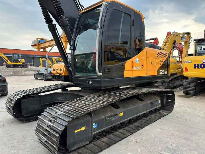 Excellent Performance Korea Brand Hyundai 225-9 Excavator with 800mm Wide Truck Shoe on Hot Sale Used hyundai 220 225 Excavator - Graafmachine: afbeelding 3 Excellent Performance Korea Brand Hyundai 225-9 Excavator with 800mm Wide Truck Shoe on Hot Sale Used hyundai 220 225 Excavator - Graafmachine: afbeelding 3