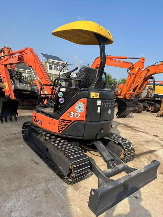 Mini 3-Ton Excavator used Hitachi ZX30 excavator with Excellent Performance and Low Price for sale! - Graafmachine: afbeelding 2 Mini 3-Ton Excavator used Hitachi ZX30 excavator with Excellent Performance and Low Price for sale! - Graafmachine: afbeelding 2