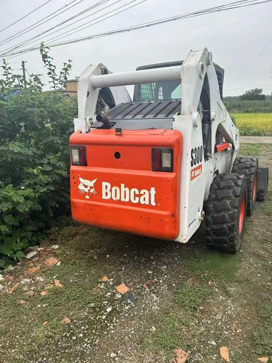 Second Hand BOBCAT S300 Skid-steer Loader with Very Good Performance Is for Sale at a Low Price - Schranklader: afbeelding 4 Second Hand BOBCAT S300 Skid-steer Loader with Very Good Performance Is for Sale at a Low Price - Schranklader: afbeelding 4