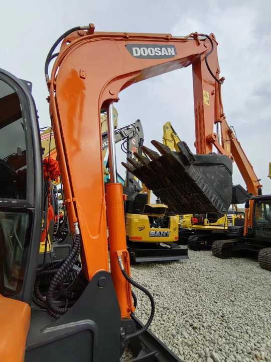 Used Digger DOOSAN DX60 Construction Machinery Construction Digger Used DOOSAN DX60 Cheap Excavator - Rupsgraafmachine: afbeelding 3 Used Digger DOOSAN DX60 Construction Machinery Construction Digger Used DOOSAN DX60 Cheap Excavator - Rupsgraafmachine: afbeelding 3