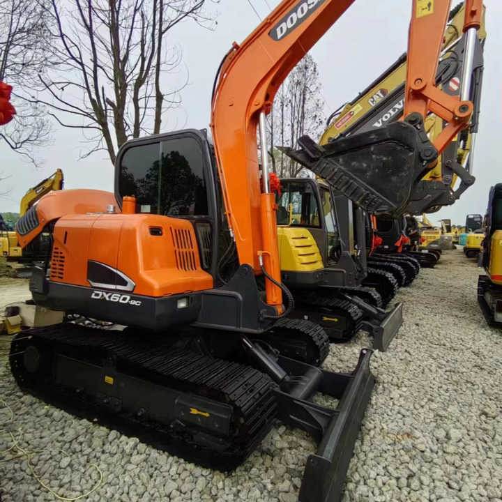 Used Digger DOOSAN DX60 Construction Machinery Construction Digger Used DOOSAN DX60 Cheap Excavator - Rupsgraafmachine: afbeelding 1 Used Digger DOOSAN DX60 Construction Machinery Construction Digger Used DOOSAN DX60 Cheap Excavator - Rupsgraafmachine: afbeelding 1