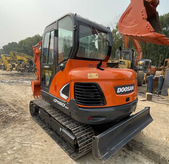 Used Digger DOOSAN DX60 Construction Machinery Construction Digger Used DOOSAN DX60 Cheap Excavator - Rupsgraafmachine: afbeelding 2 Used Digger DOOSAN DX60 Construction Machinery Construction Digger Used DOOSAN DX60 Cheap Excavator - Rupsgraafmachine: afbeelding 2