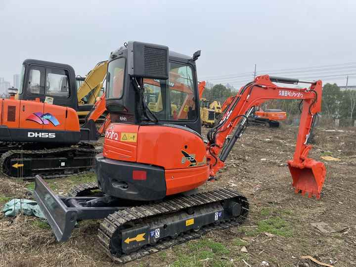 Used KUBOTA U35-5 Model Excavator Second Hand Machine Popular Brand JAPAN KUBOTA Hydraulic Machinery - Minigraafmachine: afbeelding 2 Used KUBOTA U35-5 Model Excavator Second Hand Machine Popular Brand JAPAN KUBOTA Hydraulic Machinery - Minigraafmachine: afbeelding 2
