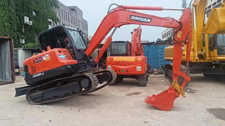 Used Mini Excavator DX55-9C Doosan Excavator 5 Tonnes High Performance Low Price for Sale Dh55 Dh60 Dx55 Dx60 in Stock - Minigraafmachine: afbeelding 2 Used Mini Excavator DX55-9C Doosan Excavator 5 Tonnes High Performance Low Price for Sale Dh55 Dh60 Dx55 Dx60 in Stock - Minigraafmachine: afbeelding 2